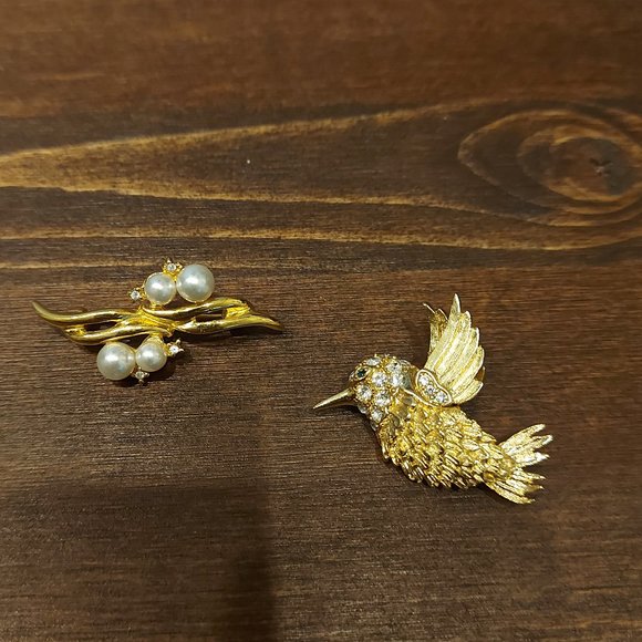 Vintage Gold Toned Tree Sprig & Humming Bird Brooch Bundle - Picture 1 of 6